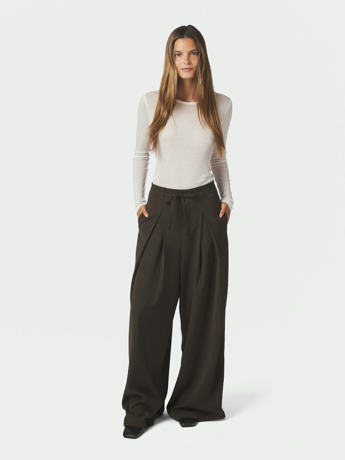 Eddina Woven Pants - Dark Brown