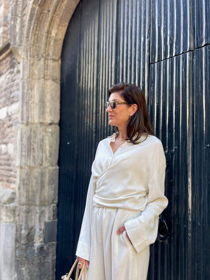 Sand and linen suit look