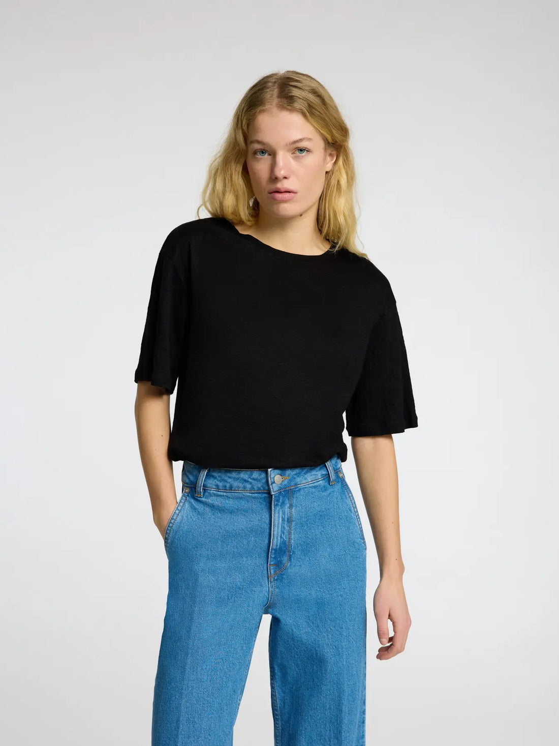 Vilja Linen SS Tee - Black