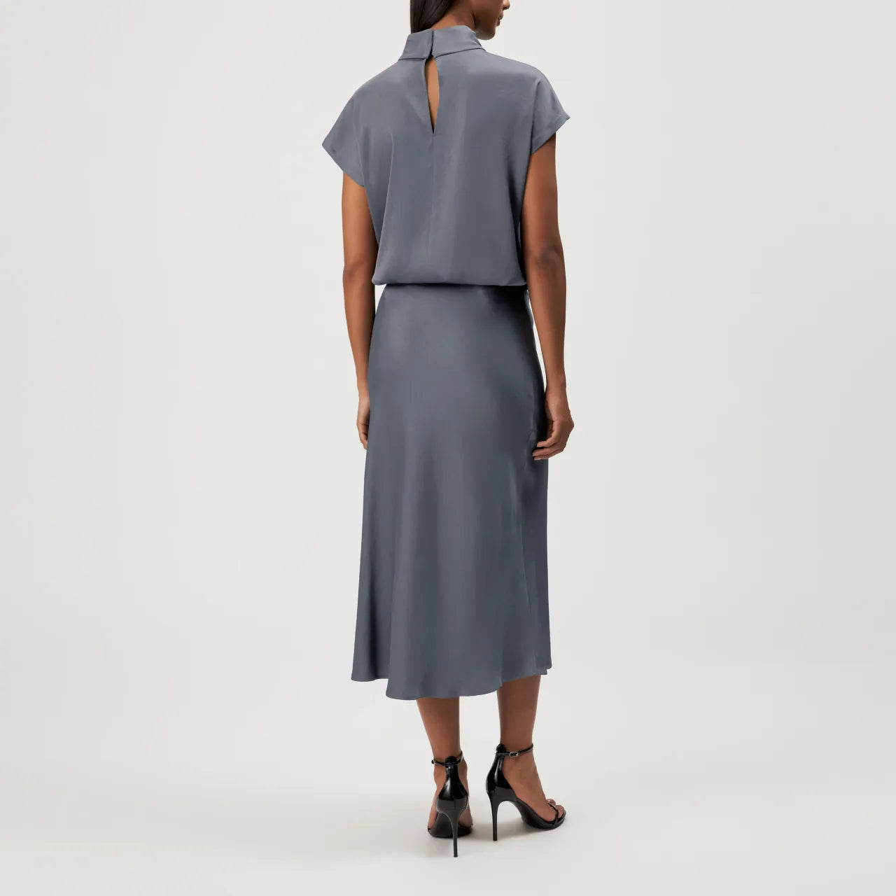 Ura - Grey
